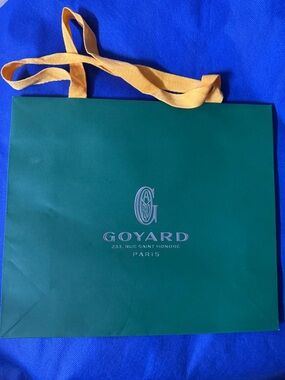 Goyard 💯% Authentic iconic paper shopping bag — like new — Ideal for gifting.